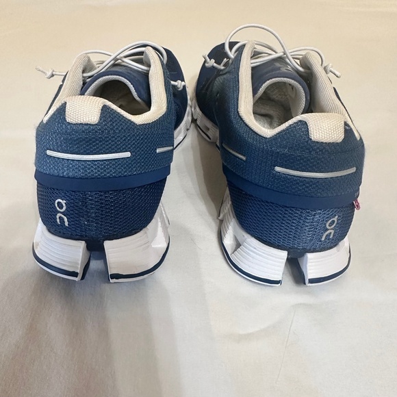 On Cloud 5 REFLECTIVE LIGHTWEIGHT Womens Sz 7.5 Sneakers Denim Blue - Picture 6 of 7